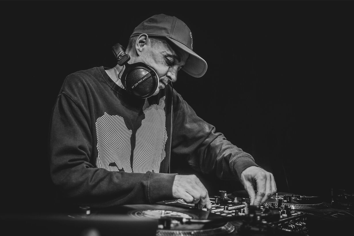 DJ Grazzhoppa