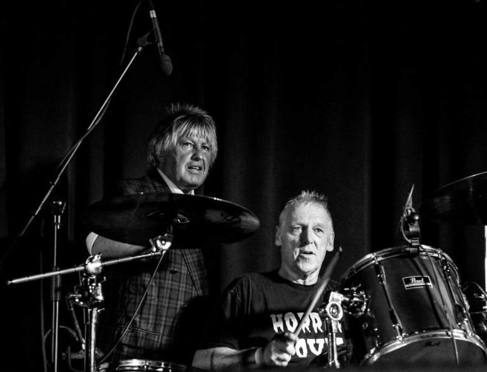 THE BOLLOCK BROTHERS + LAGÜNA