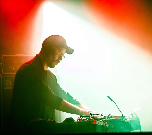 COMM'UNITÉ: CHOUK BWA & THE ANGSTROMERS + DJ LUKE BATARANG_8