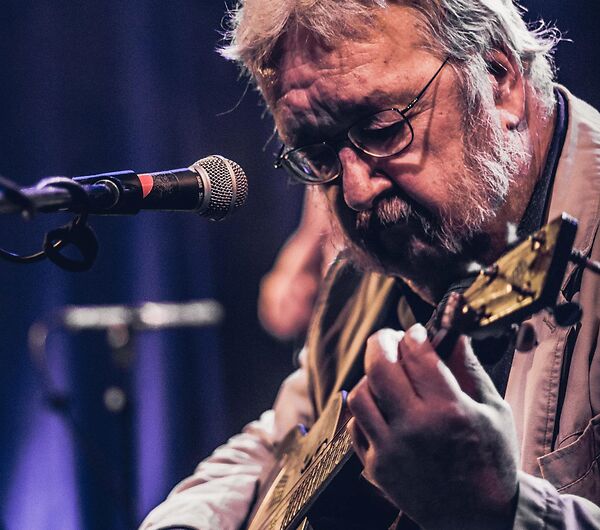 HENHOUSE PROWLERS + THOSE METAL BOYS WITH THEIR METAL TOYS _12