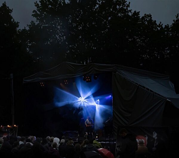 muziekclub N9 op Kasteeldomein van Wippelgem: JASPER STEVERLINCK + JULIEN FIRMIN (solo)_1