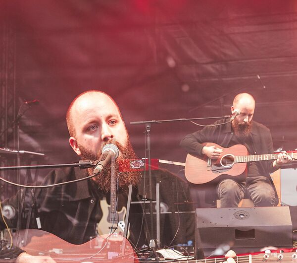 muziekclub N9 in de Huysmanhoeve: ROOSBEEF + THE SHADOW MACHINE_1