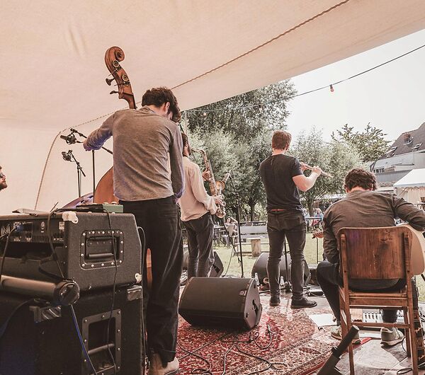 muziekclub N9 in den gevloerden bos: THE MILK FACTORY_4