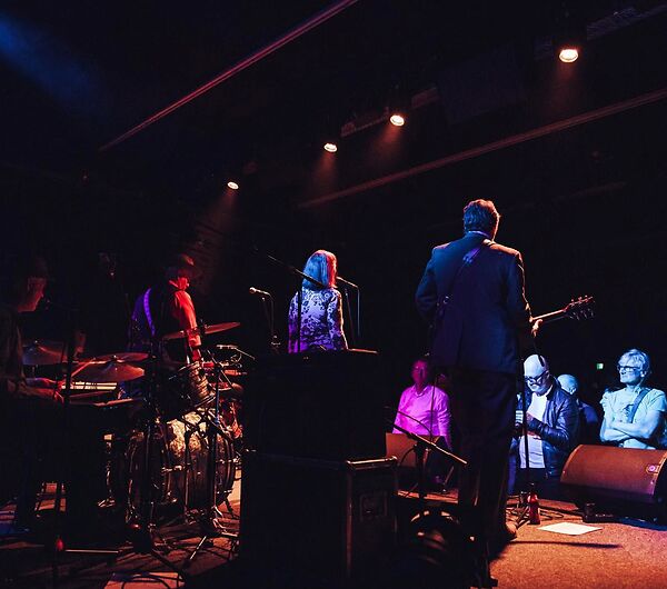 THE DELINES + DJ BACK TO MONO_3