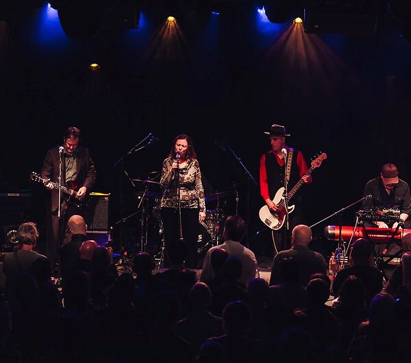 THE DELINES + DJ BACK TO MONO_5