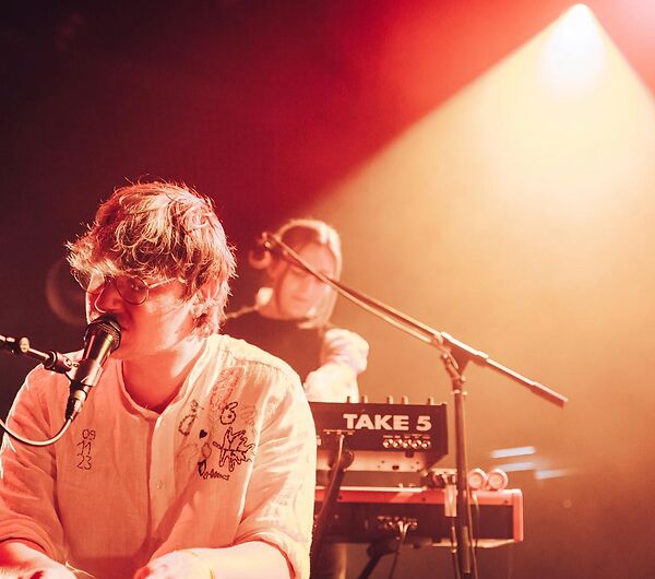 ISAAC ROUX + THE CHRISTIAN CLUB (solo)_4
