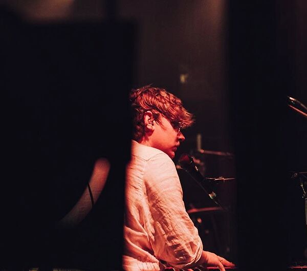 ISAAC ROUX + THE CHRISTIAN CLUB (solo)_5