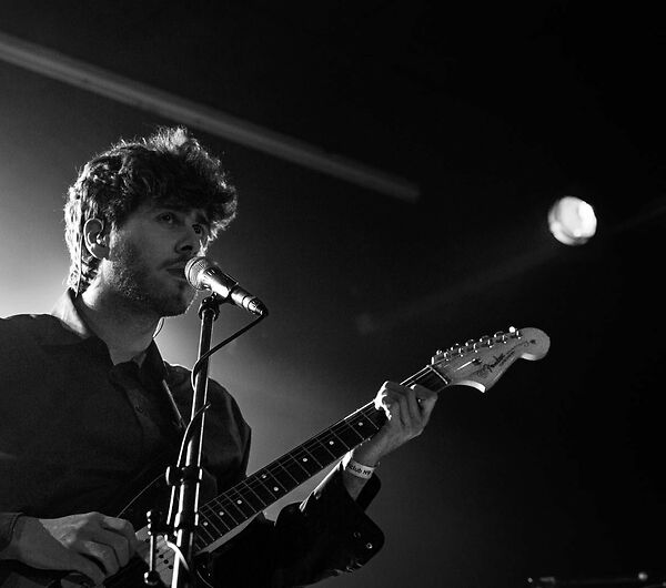 ISAAC ROUX + THE CHRISTIAN CLUB (solo)_9