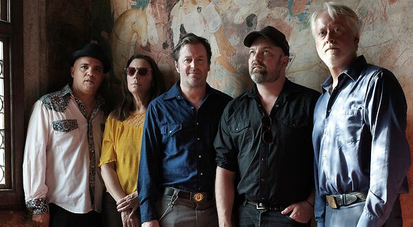 The delines + dj back to mono